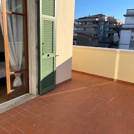 Accogliente Camera Singola Con Balcone A 500 Mt Dal Mare Marina Di Carrara Buitenkant foto