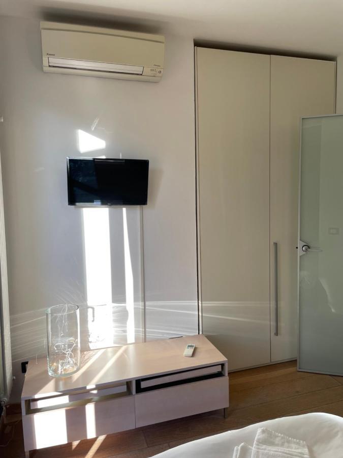 Accogliente Camera Singola Con Balcone A 500 Mt Dal Mare Marina Di Carrara Buitenkant foto