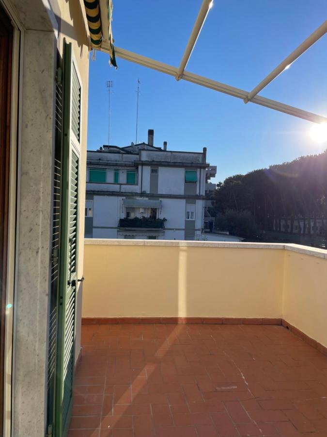 Accogliente Camera Singola Con Balcone A 500 Mt Dal Mare Marina Di Carrara Buitenkant foto
